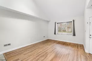 55 Cherrywood Dr, Franklin Township, NJ 08873 - Photo 5