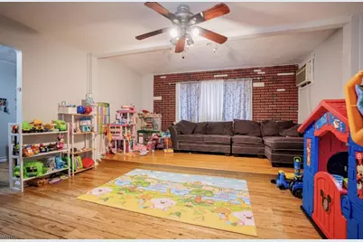 390 Forest St, Kearny, NJ 07032 - Photo 5