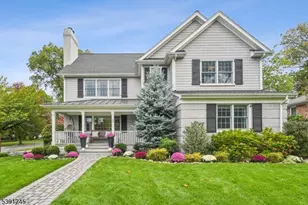 33 Cromwell Pkwy, Summit, NJ 07901 - Photo 1