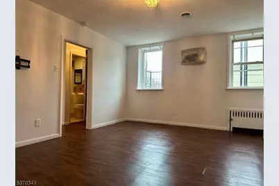 530 Valley Brook Ave, Lyndhurst Township, NJ 07071 - Photo 3