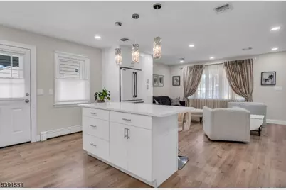 657 Summit Ave, Kenilworth, NJ 07033 - Photo 3