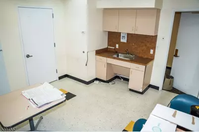 138 140Broad St, Elizabeth, NJ 07201 - Photo 7