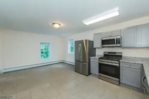 55 Gingerbread Castle Rd, Hamburg, NJ 07419 - Photo 3