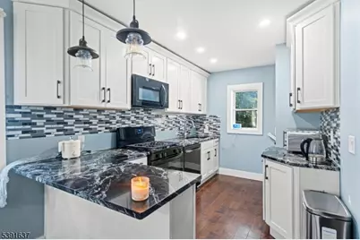 247 E 7th Ave, Roselle, NJ 07203 - Photo 5