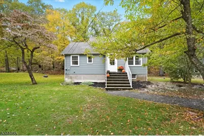 199 Snake Den Rd, Bloomingdale, NJ 07465 - Photo 1