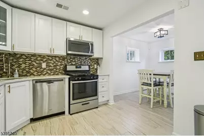 5 Rider Ct, Newark, NJ 07103 - Photo 17