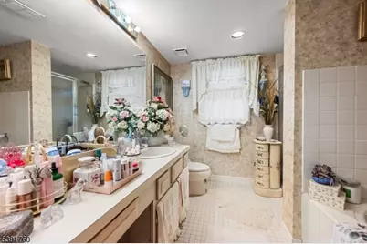 95 Quartz Ln, Paterson, NJ 07501 - Photo 11