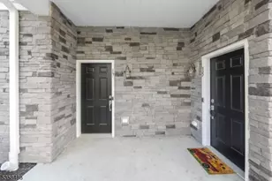 17 Veterans Wy, Morris Plains, NJ 07950 - Photo 27