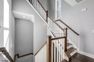 17 Veterans Wy, Morris Plains, NJ 07950 - Photo 11