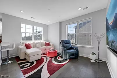 17 Veterans Way, Morris Plains, NJ 07950 - Photo 9