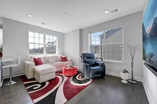 17 Veterans Wy, Morris Plains, NJ 07950 - Photo 9