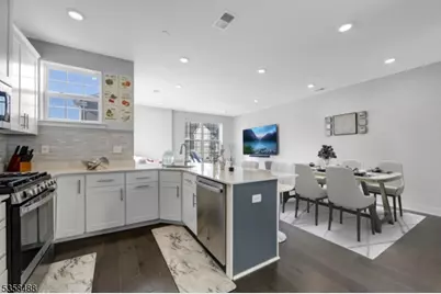 17 Veterans Way, Morris Plains, NJ 07950 - Photo 5