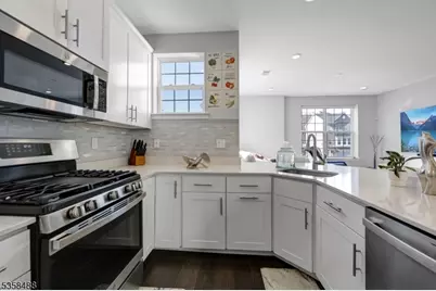 17 Veterans Way, Morris Plains, NJ 07950 - Photo 3