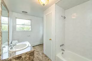 951 N Beverwyck Rd, Parsippany, NJ 07005 - Photo 27