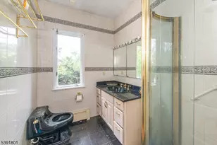 951 N Beverwyck Rd, Parsippany, NJ 07005 - Photo 7