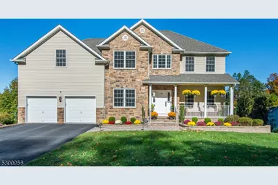 10 Salmon Ct, Mount Olive, NJ 07828 - Photo 1