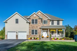 10 Salmon Ct, Mount Olive, NJ 07828 - Photo 1