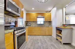 137-139 Monmouth Rd, Elizabeth, NJ 07208 - Photo 9