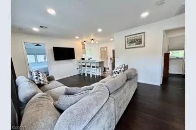 2 Hilltop Rd, Hopatcong, NJ 07821 - Photo 5