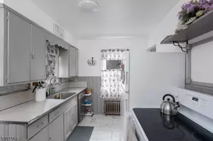 202 Gold St, Green Brook Township, NJ 08812 - Photo 5