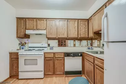 76 Carriage Ln, Newton, NJ 07860 - Photo 11