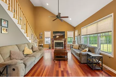 107 Hamilton Trl, Totowa, NJ 07512 - Photo 3