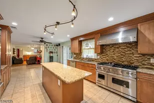 255 Knoll Rd, Parsippany, NJ 07034 - Photo 11