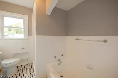 214 Washington Ave, Union Township, NJ 07083 - Photo 11