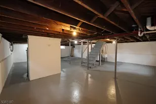 214 Washington Ave, Union Township, NJ 07083 - Photo 15