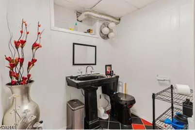 410 E 26th St, Paterson, NJ 07514 - Photo 25