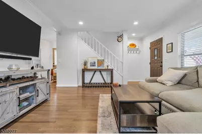 34 Phoenix Ave, Morristown, NJ 07960 - Photo 9