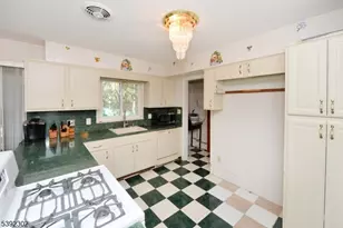 27 Edgemont Rd, West Orange Township, NJ 07052 - Photo 9