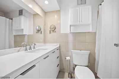 300 Winston Dr #807, Cliffside Park, NJ 07010 - Photo 11