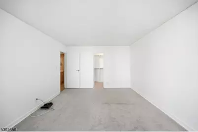 300 Winston Dr #807, Cliffside Park, NJ 07010 - Photo 13