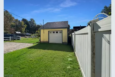 54 Front St, Belvidere, NJ 07823 - Photo 29