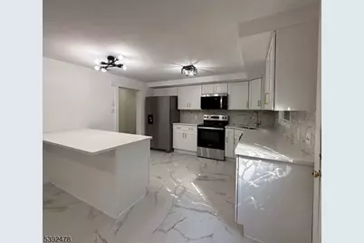 8 Abbott Dr, Jefferson Township, NJ 07849 - Photo 5