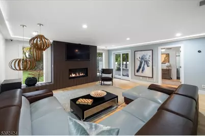 827 Alden Rd, Paramus, NJ 07652 - Photo 9