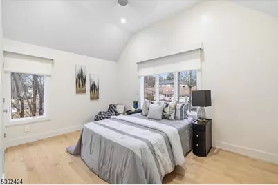 827 Alden Rd, Paramus, NJ 07652 - Photo 23