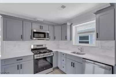 213 Pine St, Elizabeth, NJ 07206 - Photo 1