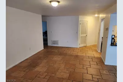 14 Amethyst Ln, Paterson, NJ 07501 - Photo 7