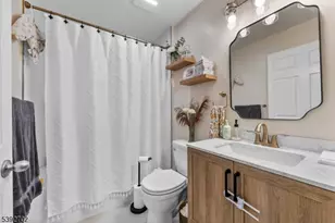 9 Ruby Ct, Franklin Township, NJ 08823 - Photo 7