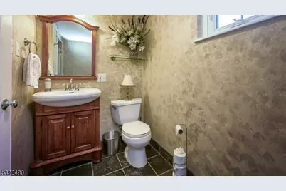 2 Briarcliff Ter, Kinnelon, NJ 07405 - Photo 27