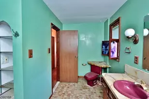 164 E Clay Ave, Roselle Park, NJ 07204 - Photo 19