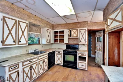 164 East Clay Ave, Roselle Park, NJ 07204 - Photo 13