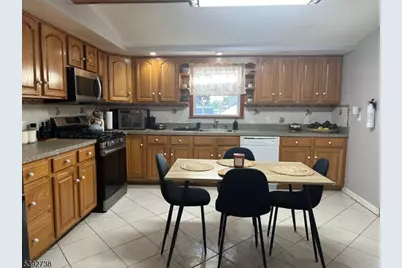 828 Allen St, Linden, NJ 07036 - Photo 13