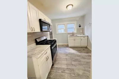 17 Cottage Pl, East Orange, NJ 07017 - Photo 9