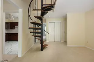 4 Sunrise Dr, Long Hill Township, NJ 07933 - Photo 9