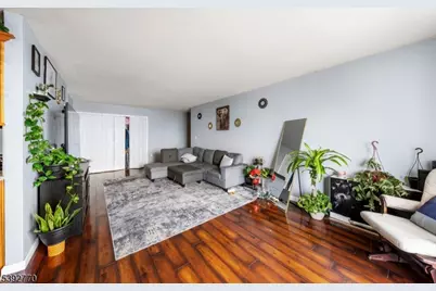 704 712 N Broad St #8B, Elizabeth, NJ 07208 - Photo 3