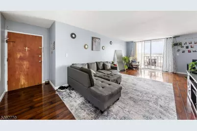 704 712 N Broad St #8B, Elizabeth, NJ 07208 - Photo 1