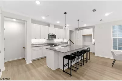 221 Myrtle Rd, Warren Township, NJ 07059 - Photo 9